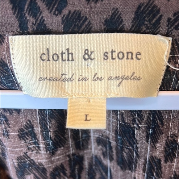 Cloth & Stone Brown Leopard V Neckline Tie Front Blouse - Picture 2 of 13